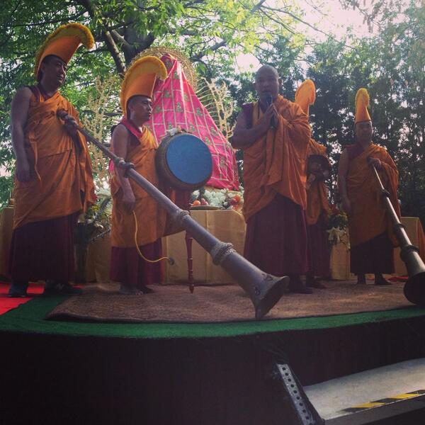 Monks in the Japanese Garden from @MaxineViktor